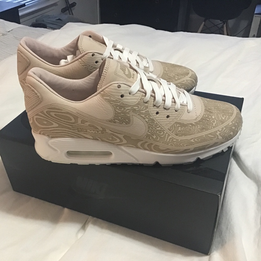 NIB NIKE AIR MAX 90 QS LASER